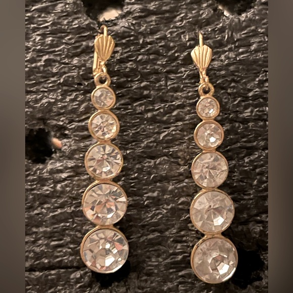 Vintage 1980s rhinestone earrings. Lever back. Bit of wear on gold, see photos - Picture 2 of 6